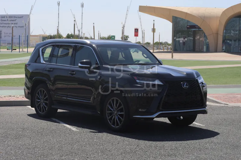 2023 لكزس إل إكس 600