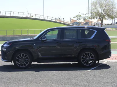 2023 لكزس إل إكس 600