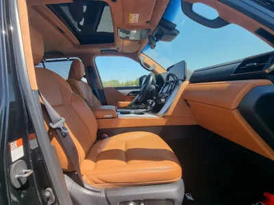 2023 لكزس إل إكس 600