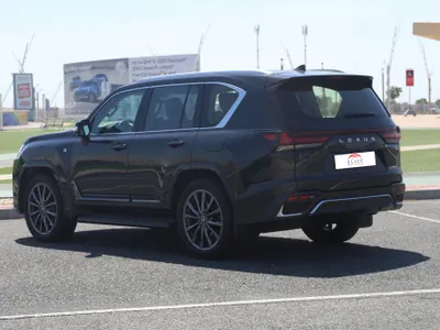 2023 لكزس إل إكس 600