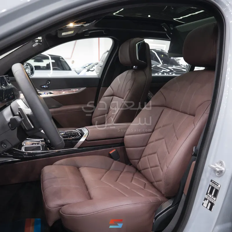 2026 بي ام دبليو الفئة السابعة 740أي