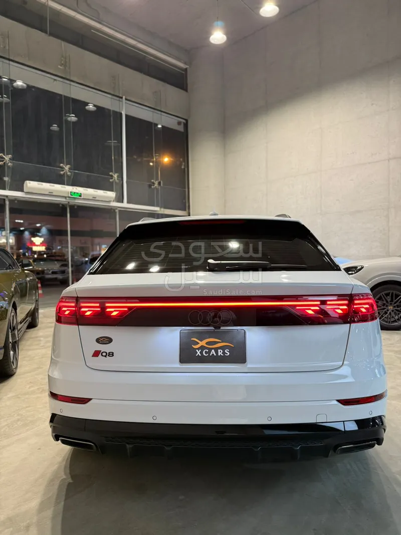2024 Audi Q8 S Line