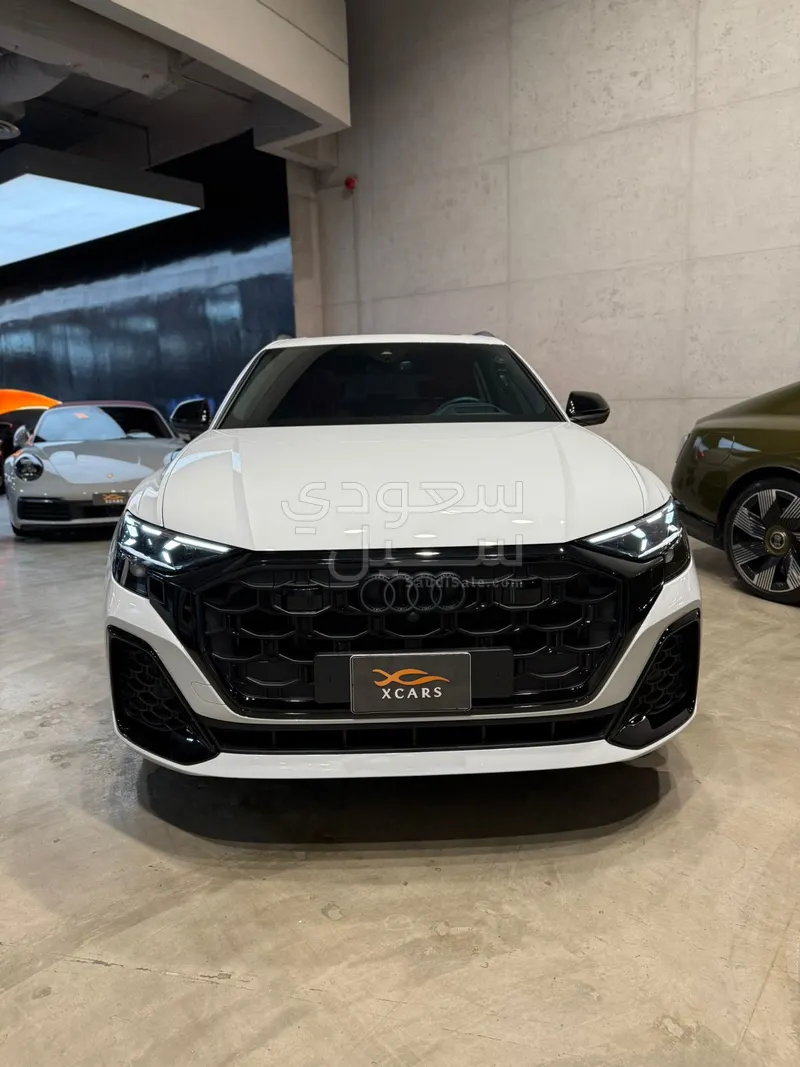 2024 Audi Q8 S Line
