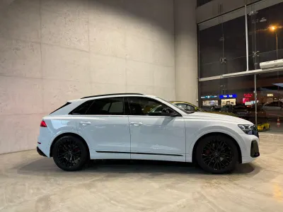 2024 Audi Q8 S Line