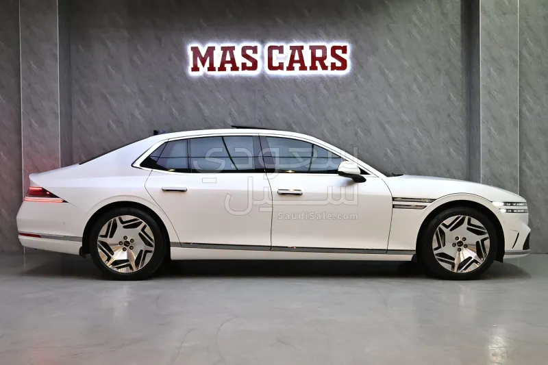 2025 جينيسيس جي 90