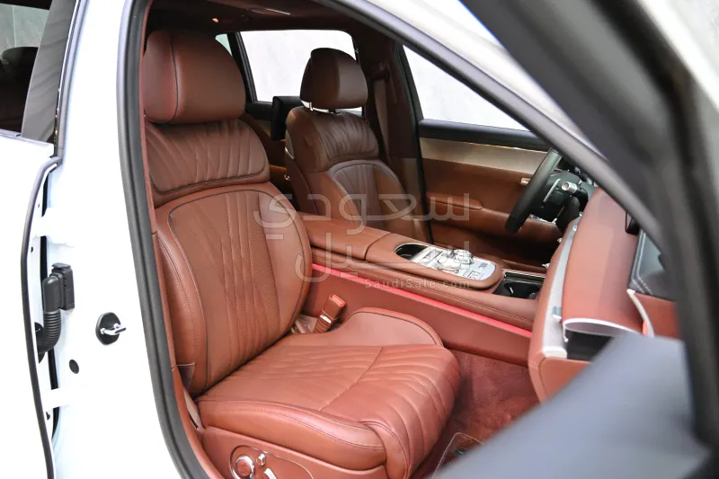 2025 جينيسيس جي 90