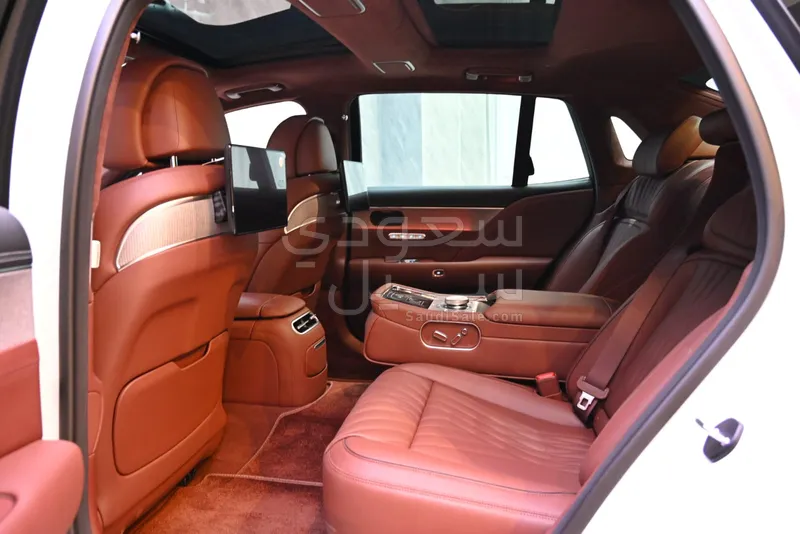 2025 جينيسيس جي 90