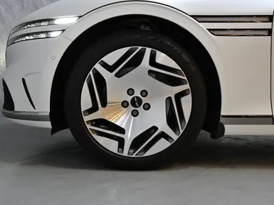 2025 جينيسيس جي 90