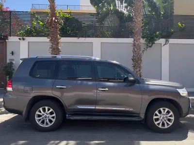 2016 تويوتا لاند كروزر جي اكس ار