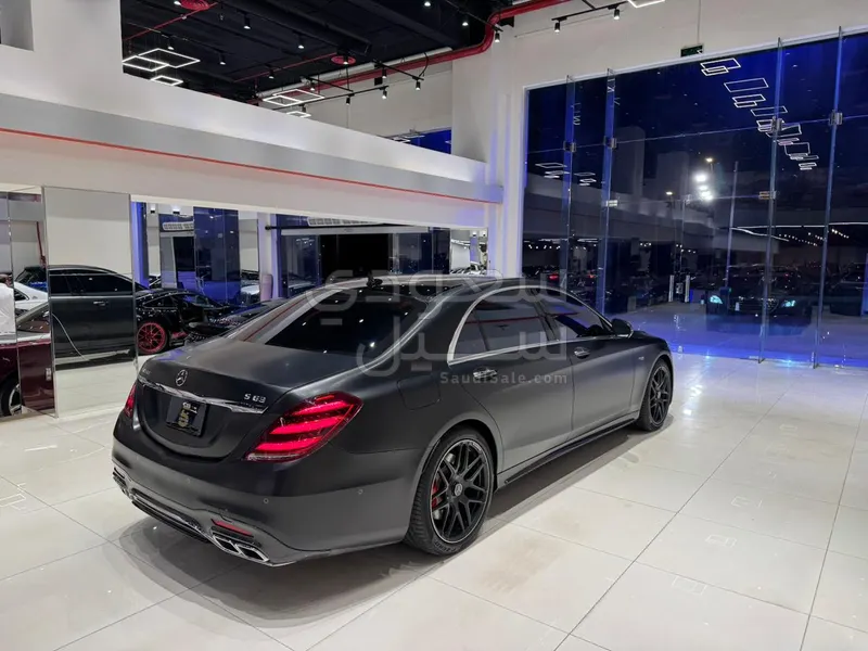 2018 مرسيدس - بنز إس 65 أي إم جي