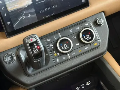 2025 لاند روفر ديفيندر 90