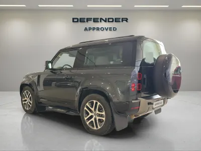 2025 لاند روفر ديفيندر 90