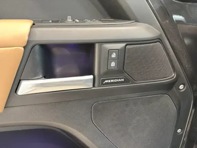 2025 لاند روفر ديفيندر 90