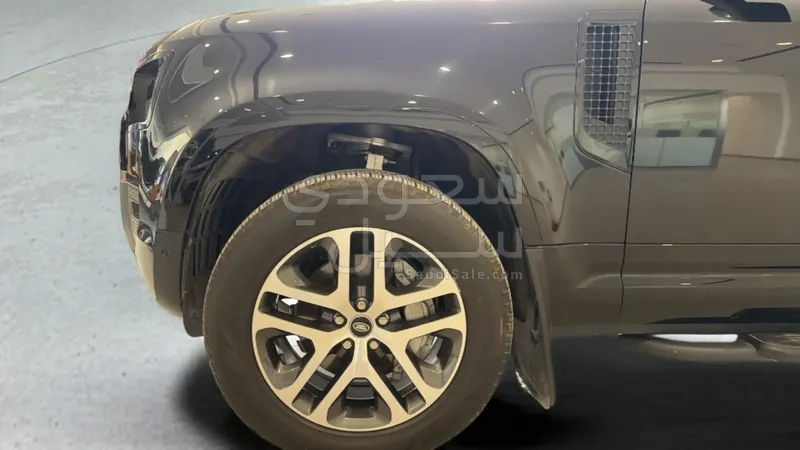 2025 لاند روفر ديفيندر اكس 110