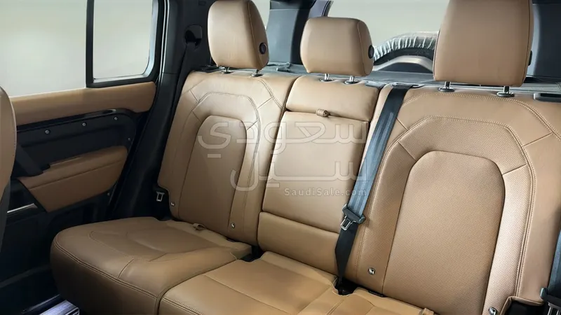 2025 لاند روفر ديفيندر اكس 110
