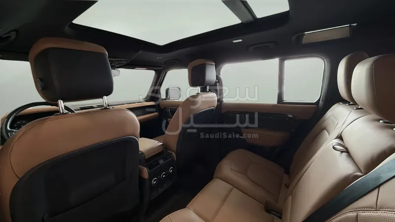 2025 لاند روفر ديفيندر اكس 110