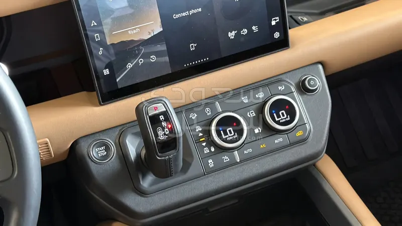 2025 لاند روفر ديفيندر اكس 110