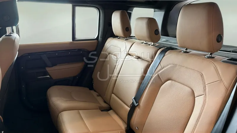 2025 لاند روفر ديفيندر اكس 110