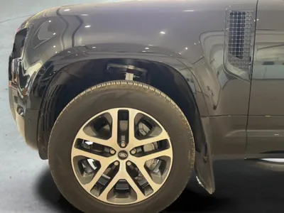 2025 لاند روفر ديفيندر اكس 110