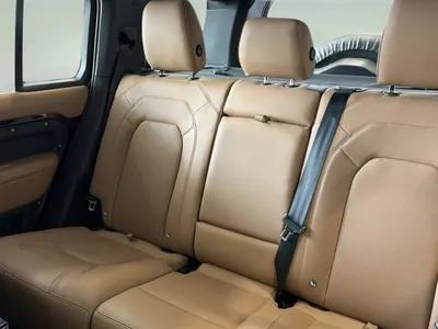 2025 لاند روفر ديفيندر اكس 110