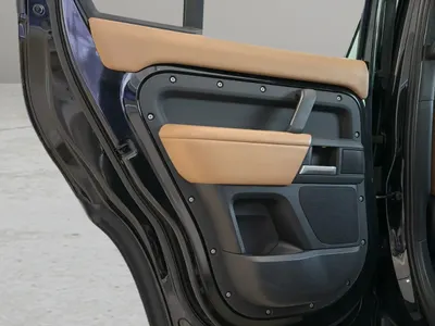 2025 لاند روفر ديفيندر اكس 110