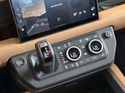 2025 لاند روفر ديفيندر اكس 110