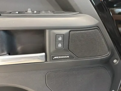 2025 لاند روفر ديفيندر اكس 110