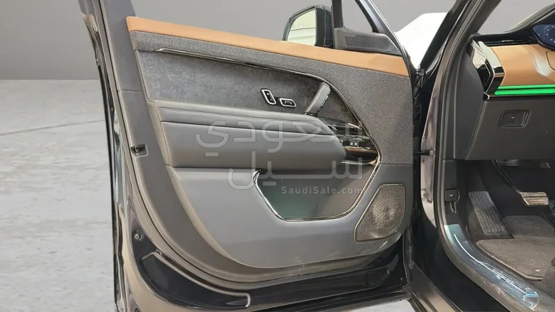 2025 لاند روفر رينج روفر سبورت اوتوبيوجرافي