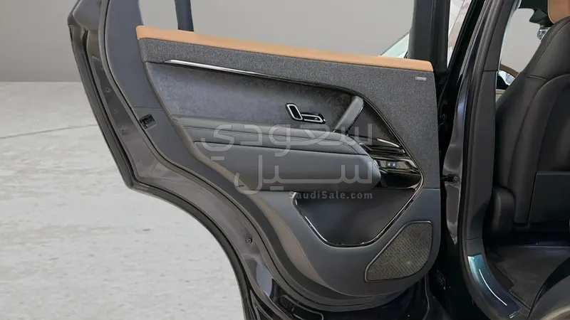 2025 لاند روفر رينج روفر سبورت اوتوبيوجرافي