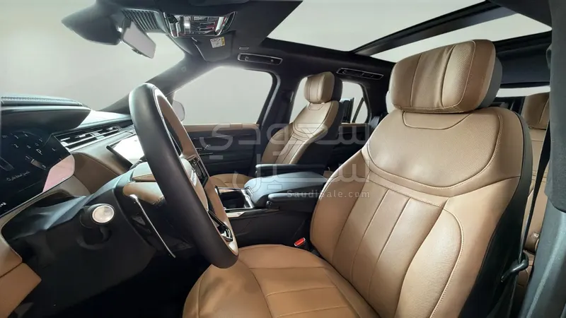 2025 لاند روفر رينج روفر سبورت اوتوبيوجرافي