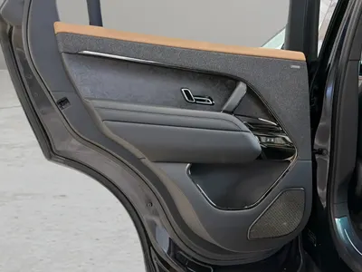 2025 لاند روفر رينج روفر سبورت اوتوبيوجرافي