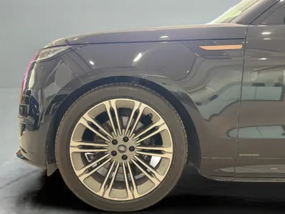 2025 لاند روفر رينج روفر سبورت اوتوبيوجرافي