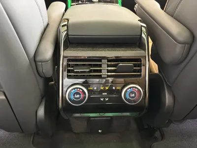 2025 لاند روفر رينج روفر سبورت اوتوبيوجرافي