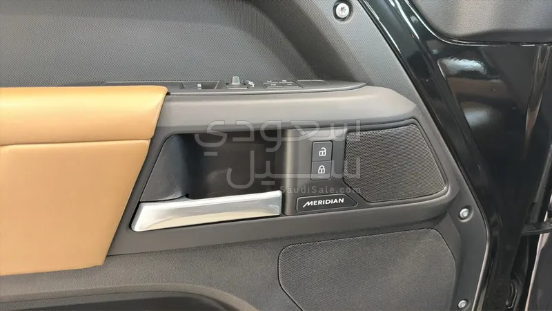 2025 لاند روفر ديفيندر 90