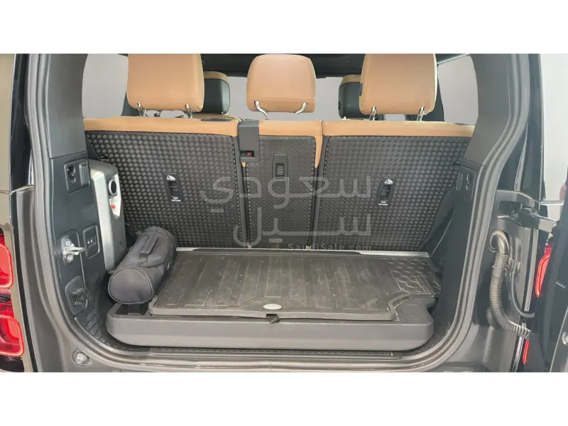 2025 لاند روفر ديفيندر 90