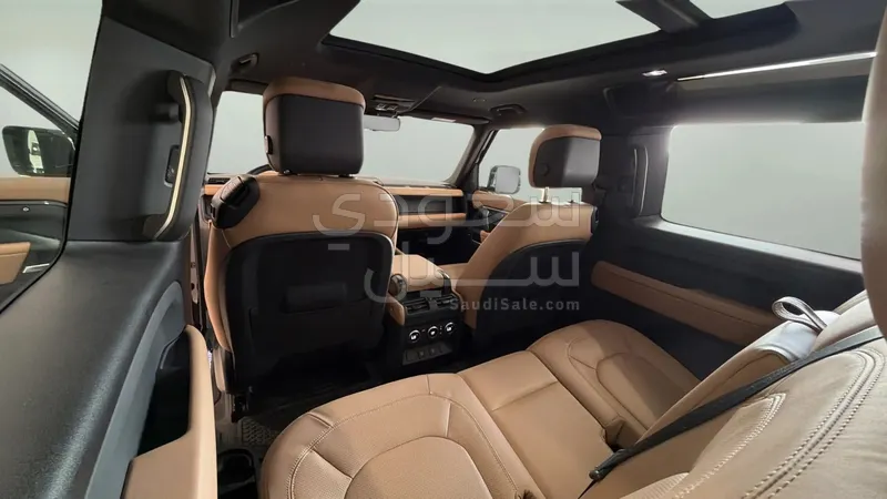 2025 لاند روفر ديفيندر 90