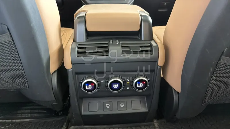 2025 لاند روفر ديفيندر 90