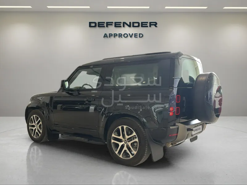 2025 لاند روفر ديفيندر 90