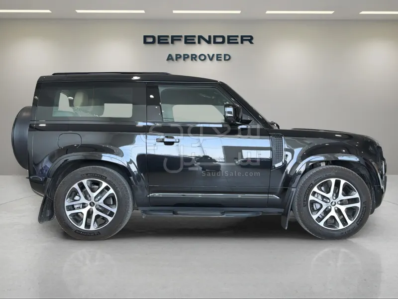 2025 لاند روفر ديفيندر 90