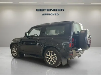 2025 لاند روفر ديفيندر 90