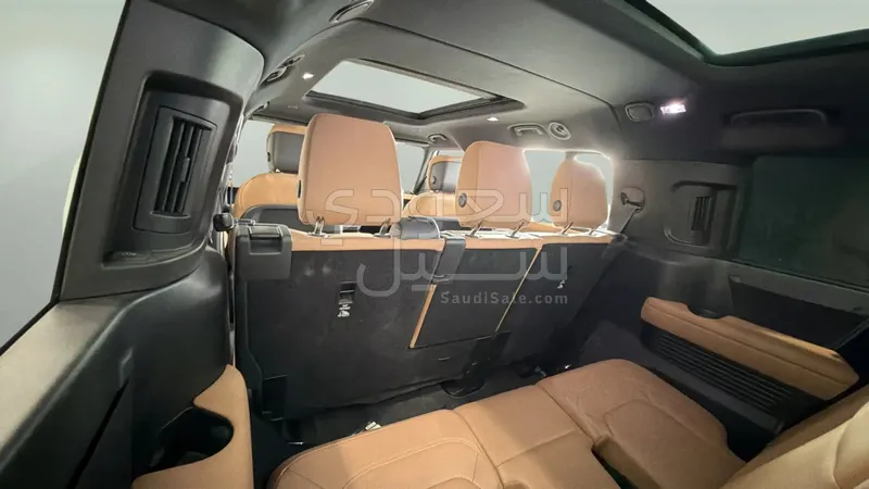 2025 لاند روفر ديفيندر 130 اكس