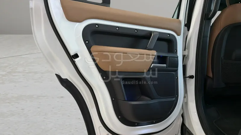 2025 لاند روفر ديفيندر 130 اكس