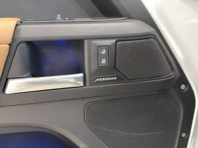 2025 لاند روفر ديفيندر 130 اكس