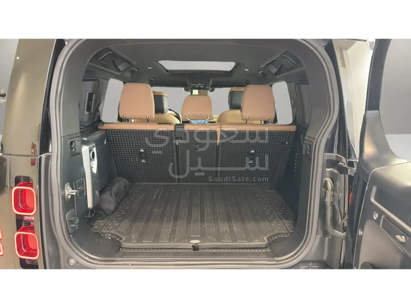 2025 لاند روفر ديفيندر اكس 110