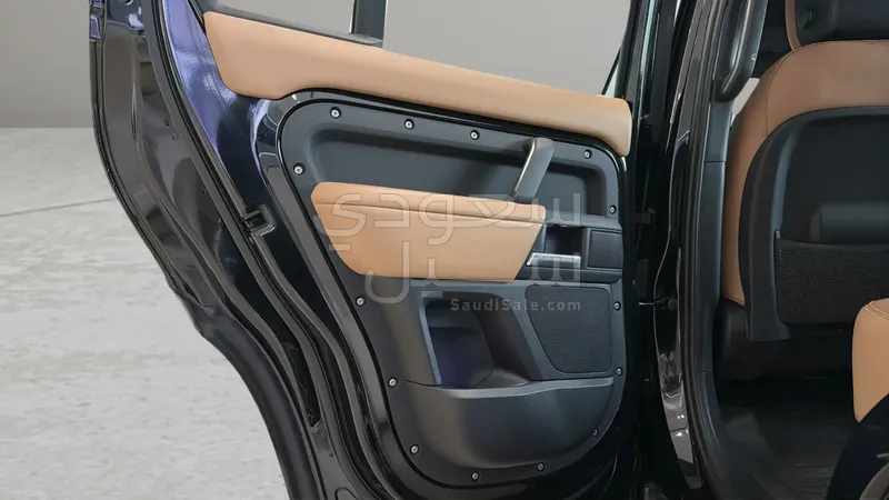 2025 لاند روفر ديفيندر اكس 110