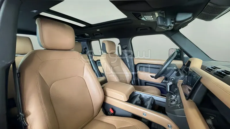 2025 لاند روفر ديفيندر اكس 110