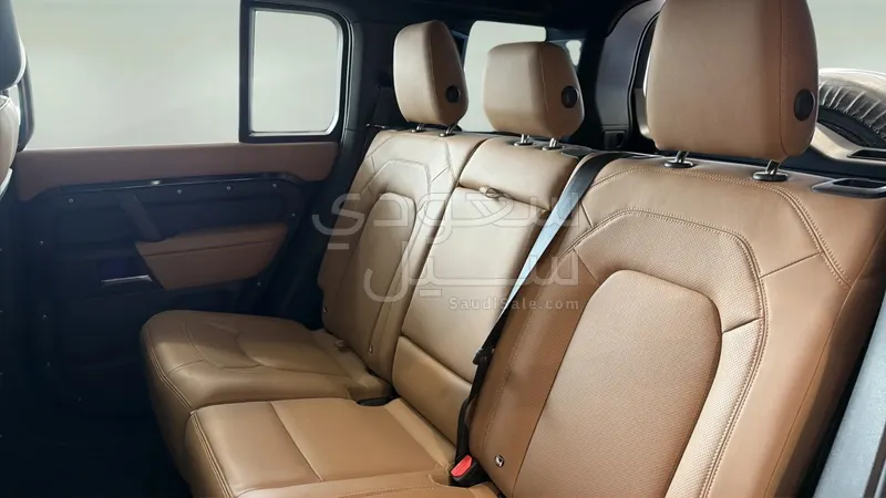 2025 لاند روفر ديفيندر اكس 110