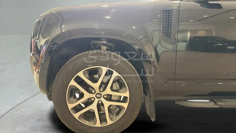 2025 لاند روفر ديفيندر اكس 110