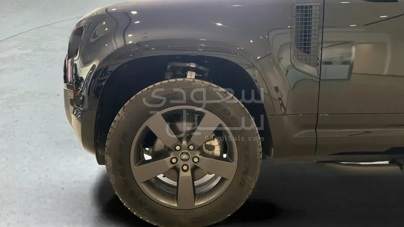 2025 لاند روفر ديفيندر 90