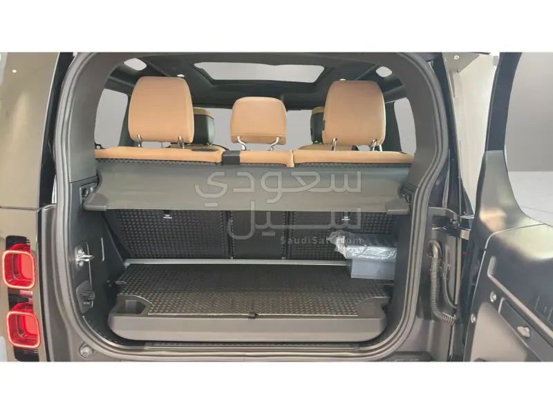 2025 لاند روفر ديفيندر 90